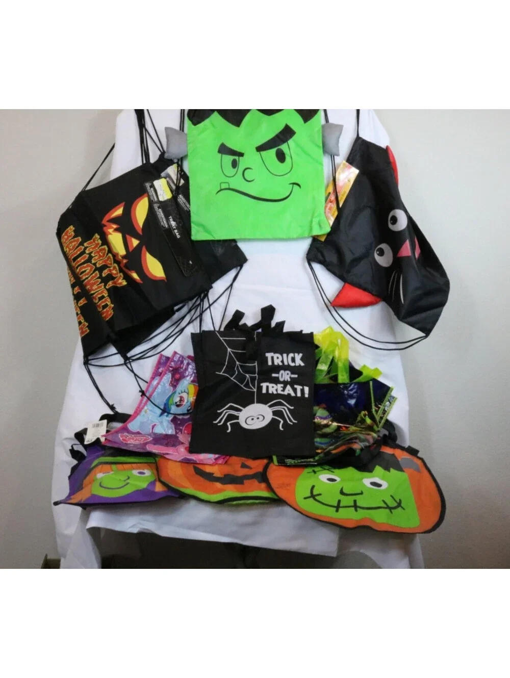 Set Of 18 Assorted Halloween Trick Or Treat Bags
